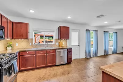 16718 Warbler Drive, Conroe, TX 77385 - Photo 15