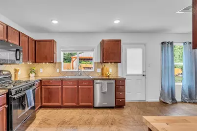 16718 Warbler Drive, Conroe, TX 77385 - Photo 15