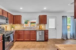 16718 Warbler Dr, Conroe, TX 77385 - Photo 15
