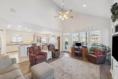 422 Windward Way, Tiki Island, TX 77554 - Photo 9