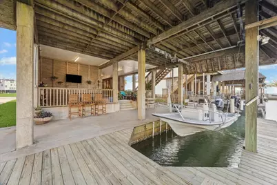 422 Windward Way, Tiki Island, TX 77554 - Photo 37
