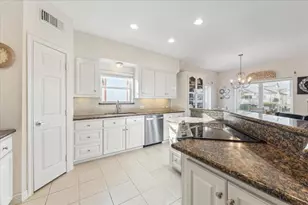 422 Windward Way, Tiki Island, TX 77554 - Photo 29