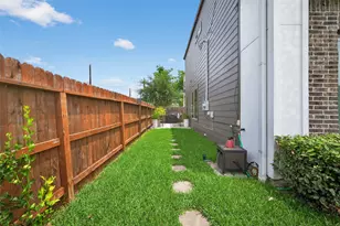1712 Schweikhardt St, Houston, TX 77020 - Photo 37