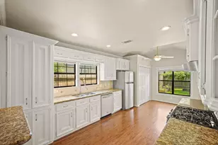 608 Northwood St, Houston, TX 77009 - Photo 7