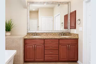 2400 McCue Road #401, Houston, TX 77056 - Photo 17