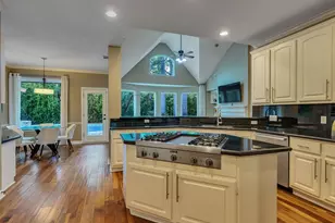 131 W Slatestone Cir, The Woodlands, TX 77382 - Photo 17