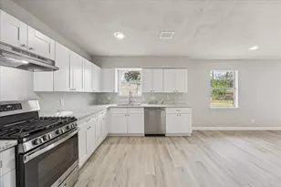 5922 Fontenelle Dr, Houston, TX 77035 - Photo 7