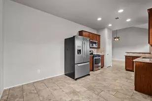 10414 Whisper Bluff Dr, Humble, TX 77396 - Photo 19