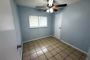 10028 Ridgecoral Dr, Houston, TX 77038 - Photo 9