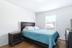 8947 Summerset Meadow Ct, Houston, TX 77075 - Photo 7