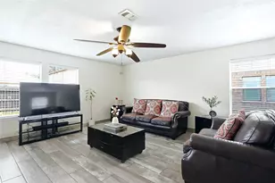 8947 Summerset Meadow Ct, Houston, TX 77075 - Photo 15