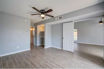 810 Dunson Glen Drive #404, Houston, TX 77090 - Photo 9