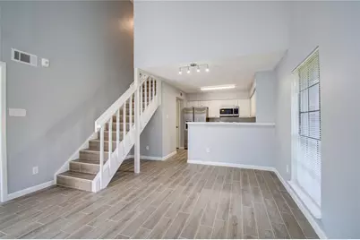 810 Dunson Glen Drive #404, Houston, TX 77090 - Photo 3