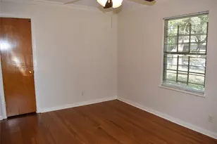 5911 Hornwood Dr, Houston, TX 77081 - Photo 9