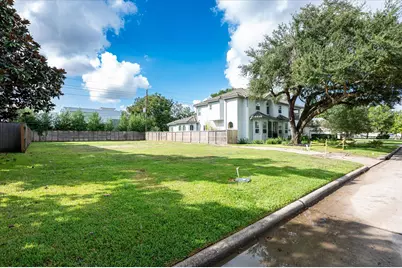 4625 Willow Street, Bellaire, TX 77401 - Photo 13