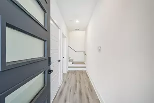 8321 Springwood Cyn Ln, Houston, TX 77055 - Photo 7