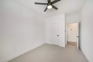 8321 Springwood Cyn Ln, Houston, TX 77055 - Photo 33