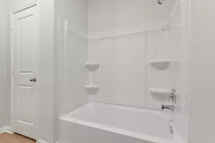 2518 Green Jasper Dr, Iowa Colony, TX 77583 - Photo 9