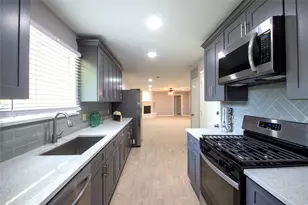 1011 Twinbrooke Dr, Houston, TX 77088 - Photo 3