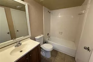 10555 Turtlewood Ct, Houston, TX 77072 - Photo 11