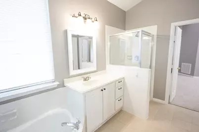 22 S Lace Arbor Drive, The Woodlands, TX 77382 - Photo 15