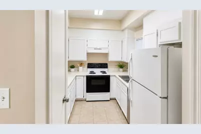 3100 Walnut Bend Lane #319, Houston, TX 77042 - Photo 7