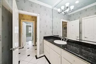 9206 Westview Dr, Houston, TX 77055 - Photo 37