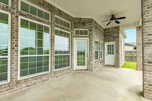 2040 Twin Lakes Blvd, West Columbia, TX 77486 - Photo 23