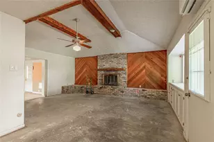 2001 Ave Q, Huntsville, TX 77340 - Photo 11