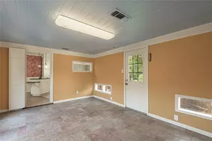 2001 Ave Q, Huntsville, TX 77340 - Photo 9