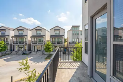 18736 B Centro Main St, Shenandoah, TX 77385 - Photo 15