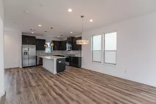 18736 B Centro Main St, Shenandoah, TX 77385 - Photo 11