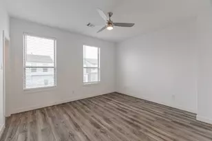 18736 B Centro Main St, Shenandoah, TX 77385 - Photo 21