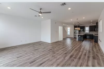 18736 B Centro Main St, Shenandoah, TX 77385 - Photo 13