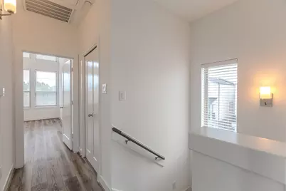 18736 B Centro Main St, Shenandoah, TX 77385 - Photo 17