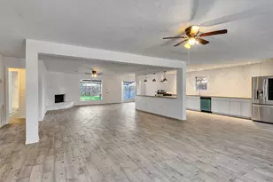 12710 Crow Valley Ln, Houston, TX 77099 - Photo 5