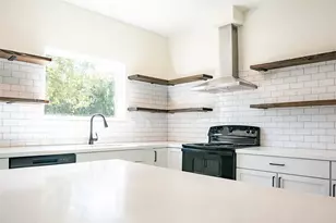 31727 Cypress Cir, Waller, TX 77484 - Photo 5