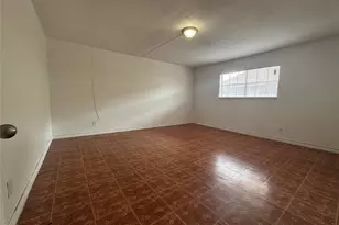 6405 Westward St, Houston, TX 77081 - Photo 9