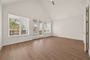 910 W 21st St, Houston, TX 77008 - Photo 17