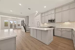 910 W 21st St, Houston, TX 77008 - Photo 5