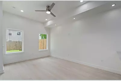 7977 Angus, Houston, TX 77028 - Photo 11
