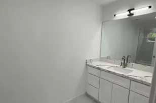 5202 Northridge Dr, Houston, TX 77033 - Photo 11