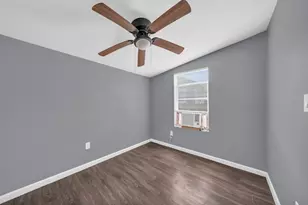 7919 Brays St, Houston, TX 77012 - Photo 19