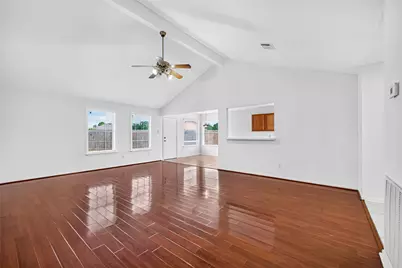 11107 Malden Drive, Houston, TX 77075 - Photo 9
