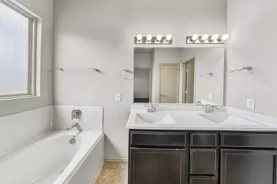 9922 Sterling Place Drive, Conroe, TX 77303 - Photo 11