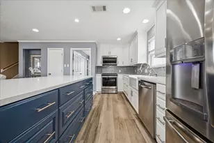 1815 Tiki Dr, Galveston, TX 77554 - Photo 11