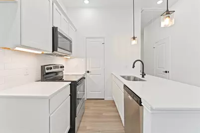 5105 Mallow Street #A/B, Houston, TX 77033 - Photo 11