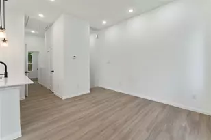 5105 Mallow St, Houston, TX 77033 - Photo 7