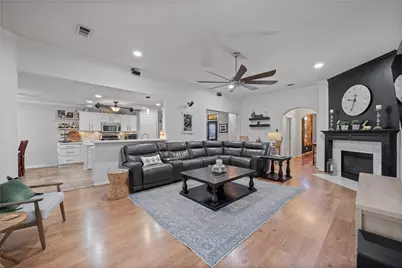 723 Far Pines Drive, Spring, TX 77373 - Photo 9