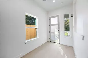 5222 Gold St, Houston, TX 77026 - Photo 3